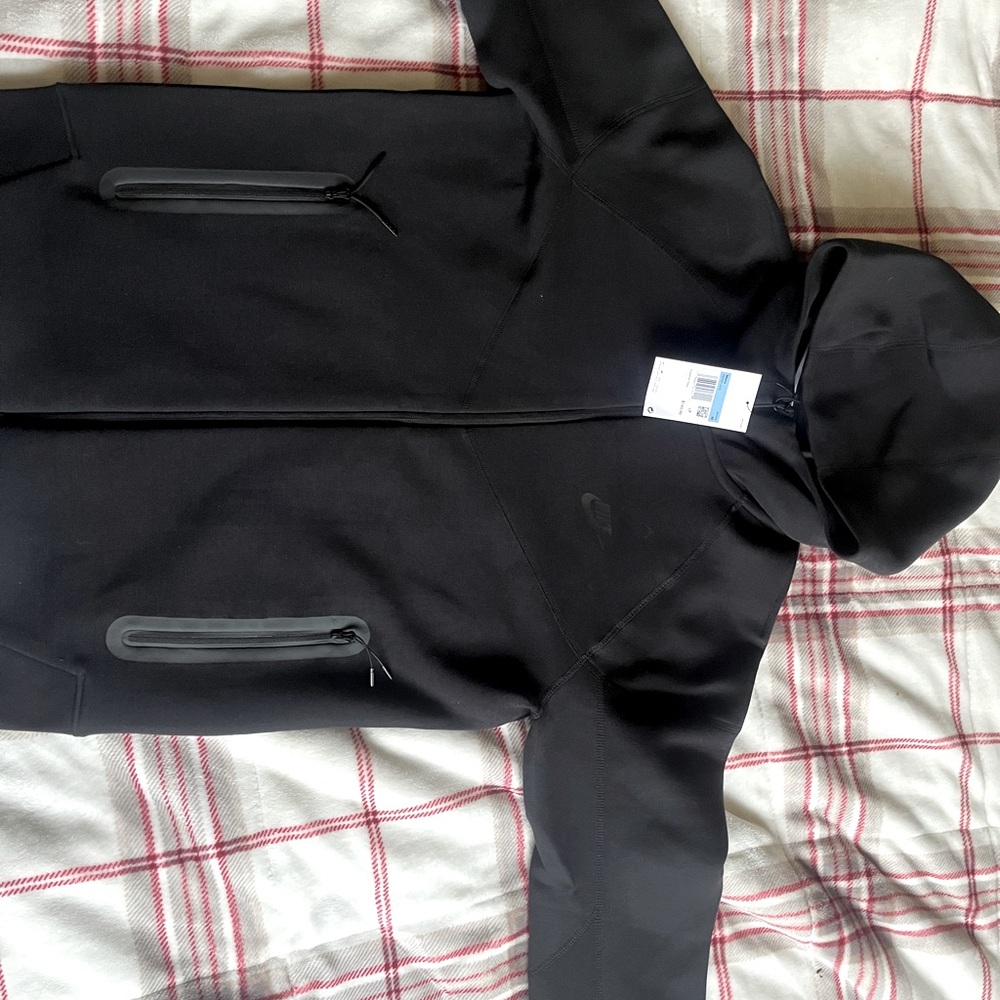 Black Nike Tech - image 1